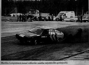 Kuva Hanaa-lehden artikkelista.